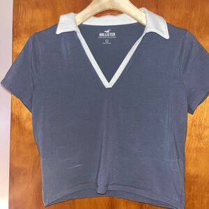 Hollister Women's Grey V-Neck Top